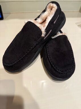 Men's Black Faux-Suede Fur-Lined Slip-On Loafers size 9 moccasins new